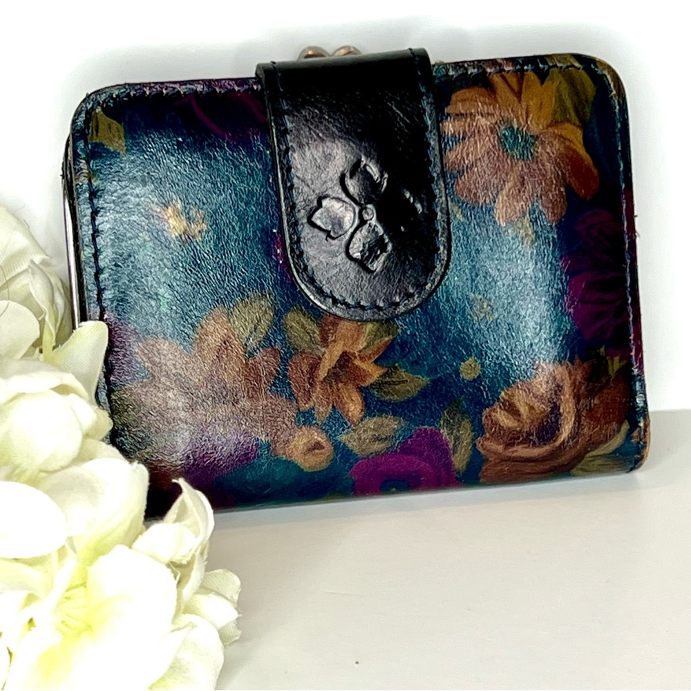 Patricia Nash LIKE NEW Iberia Wallet